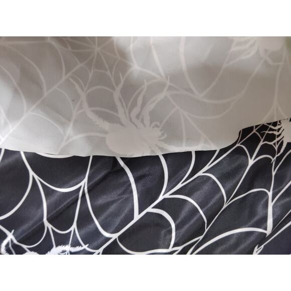 Spider Web Tablecloth – 5 Ft Diameter Halloween Tapestry, Black w/ White Spiders - Picture 3 of 3